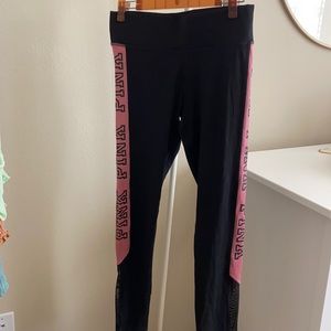 Medium Victoria’s Secrect PINK Ultimate legging